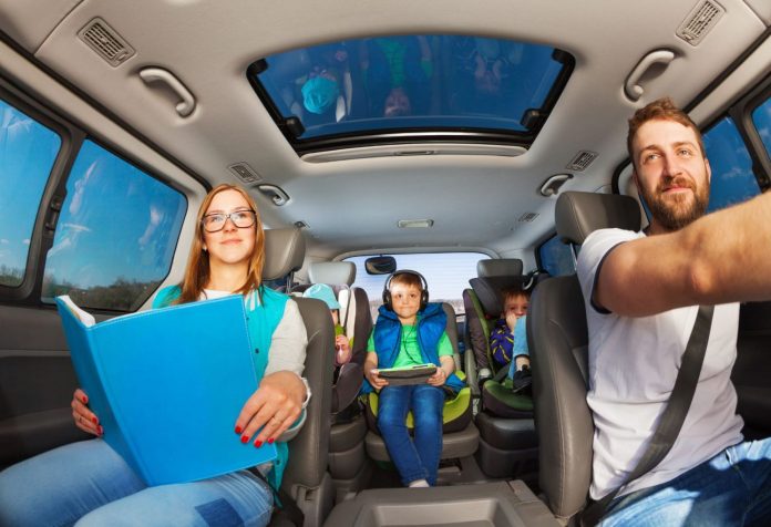 Te toca viajar en coche con niños Pues aquí tienes 10 trucos