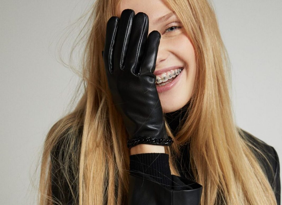 GUANTES EFECTO PIEL DE BERSHKA