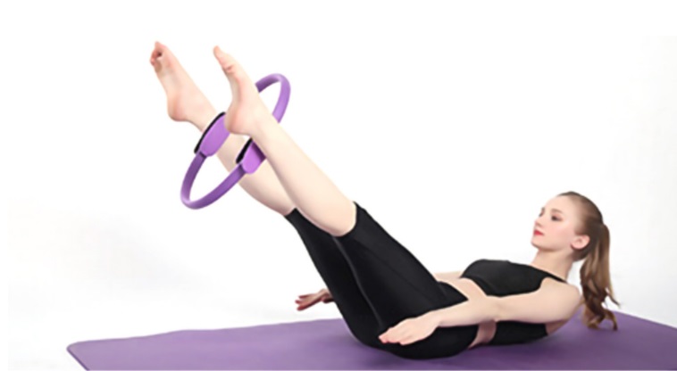 Por que hacer pilates con aro y otros accesorios?