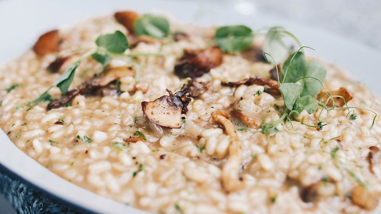 Risotto: el secreto de un famoso cocinero para lograr que esté cremoso