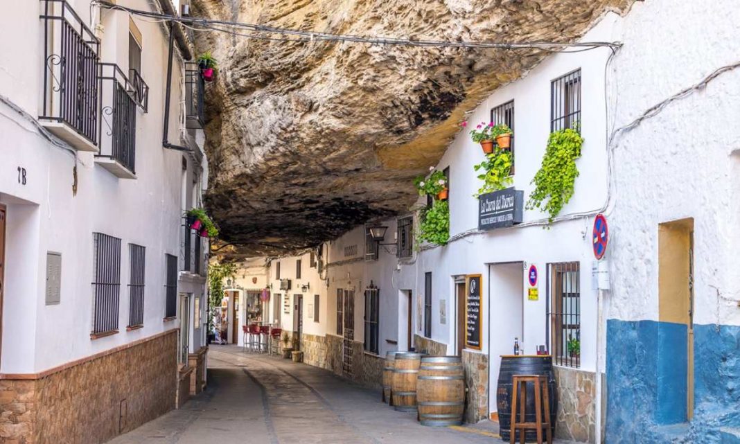 setenil de las bodegas espana