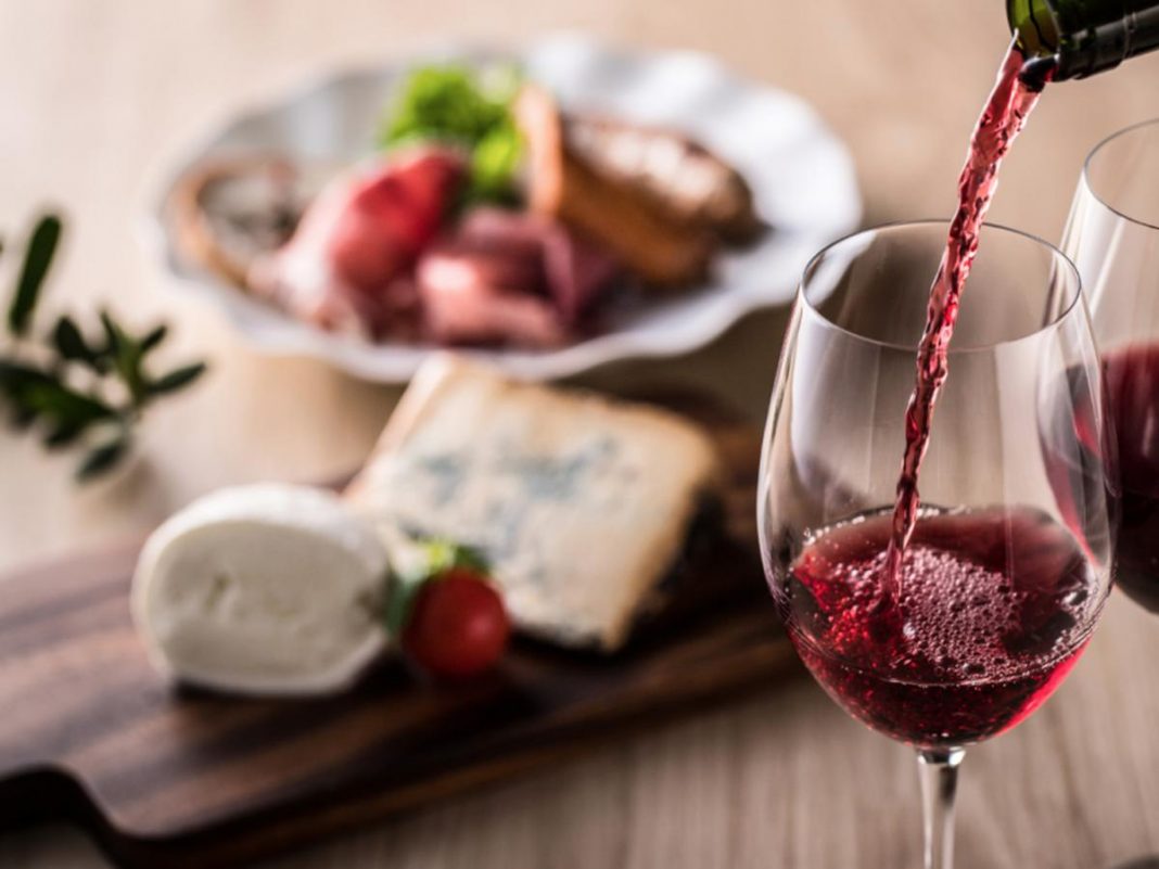 Beneficios de tomar vino