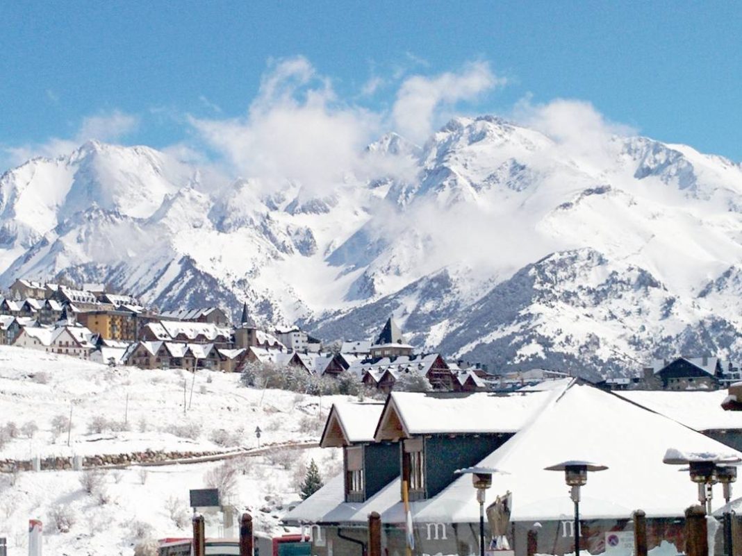 Uztárroz: un pueblo con nombre y apellido