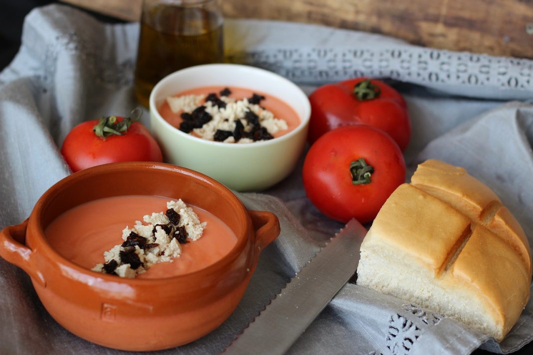 toppings salmorejo