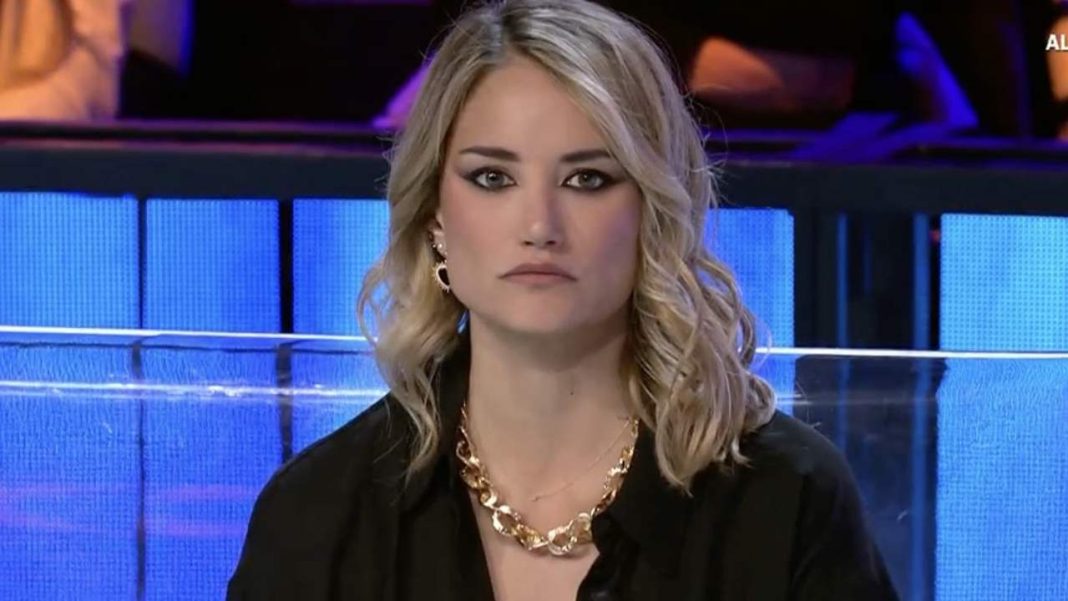 alba carrillo vetada mediaset