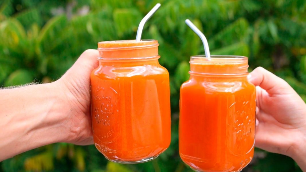 batidos de fresa con zanahoria y yogur