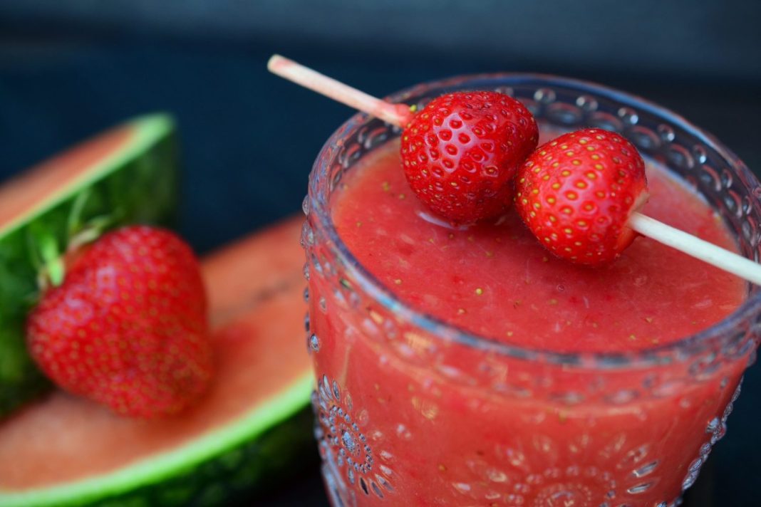 batidos de fresa con arandanos y sandia