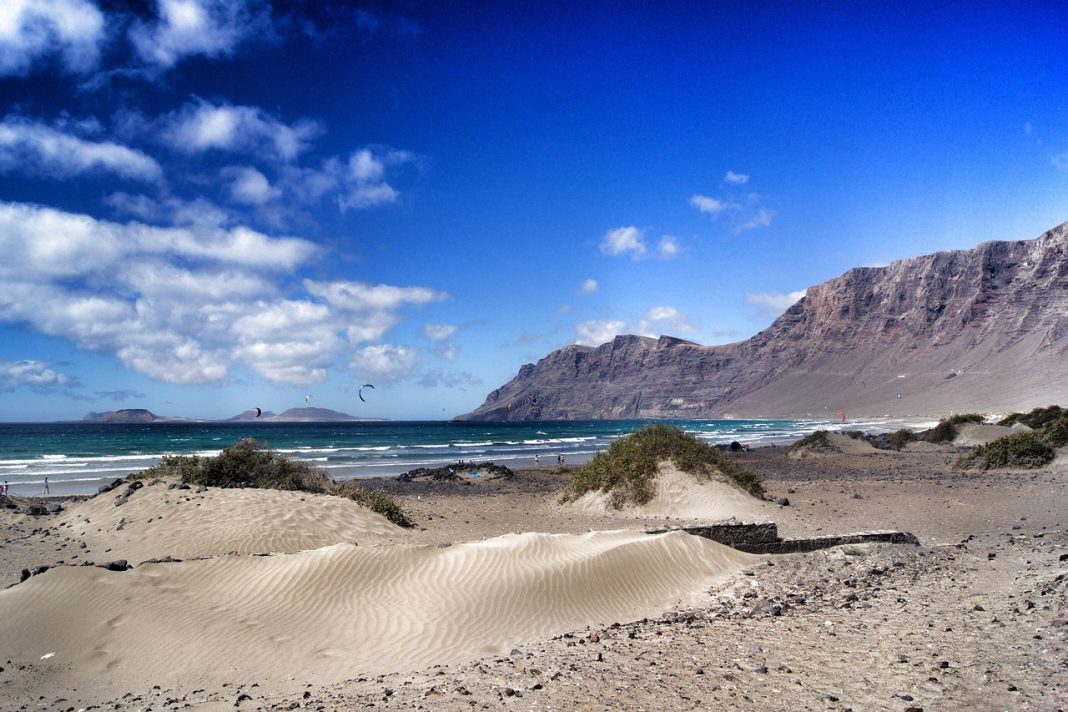 playa de famara surf