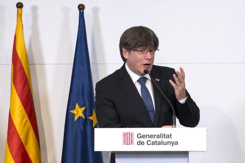 EuropaPress 3366433 expresident generalitat catalunya carles puidgemont 12 enero 2016 28 Moncloa