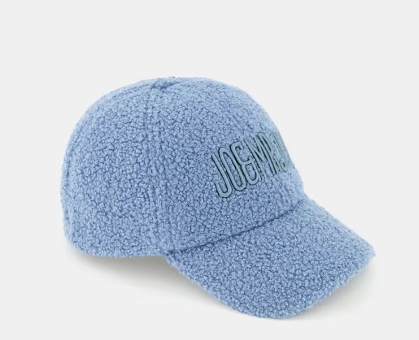 Gorra con tejido tipo borreguito en azul