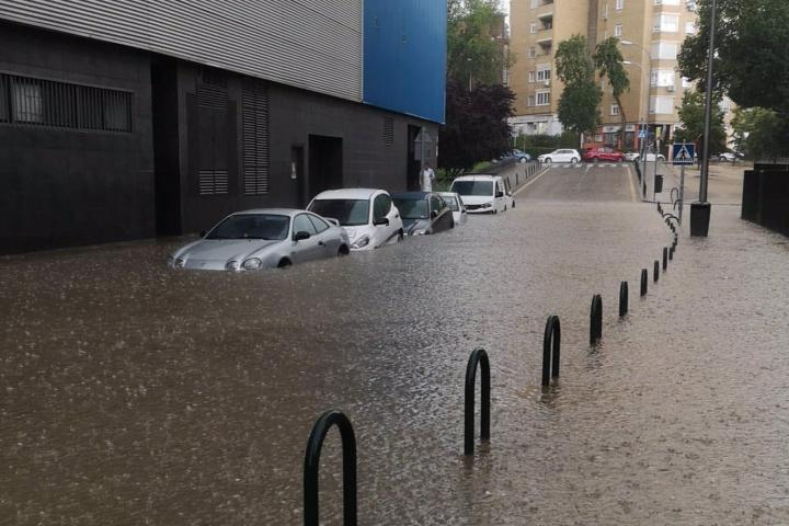 inundaciones en una calle de la zona del palacio de hielo madrid Moncloa