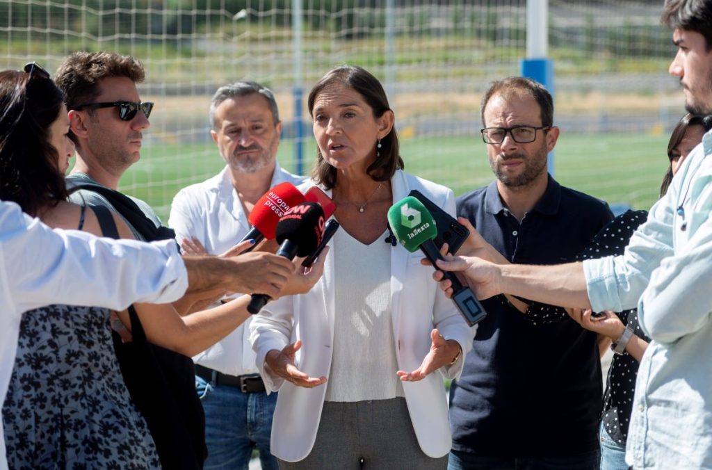 Viondi, detrás de Reyes Maroto a la derecha, durante la presentación del proyecto del Canódromo