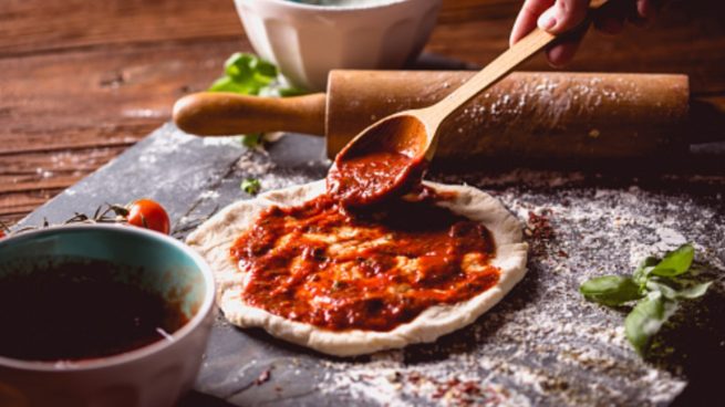 Descubre la receta estrella para la mejor salsa de pizza, irresistible y auténtica: ¡Sé un experto en pocos pasos!