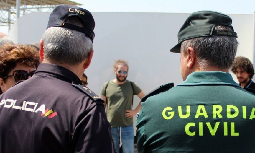 Policía Nacional y Guardia Civil acusan a Vergés de discriminación y odio