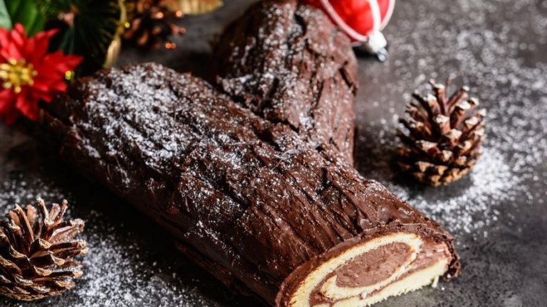 Deslumbra como anfitrión estelar en estas fiestas con la espectacular receta del tronco de Navidad