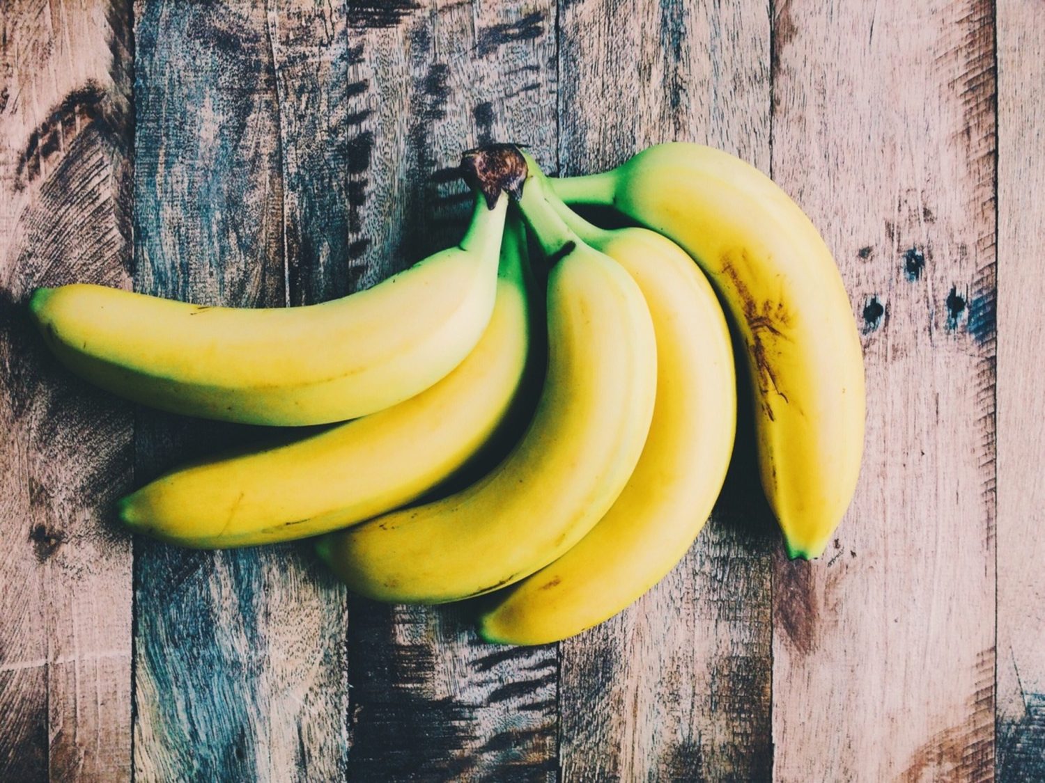 Finalmente, es de suma importancia abordar la versatilidad del plátano más allá del desayuno y cómo puede enriquecer otras comidas del día. 