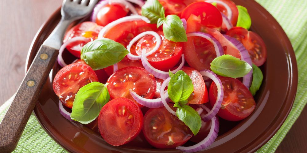 Ensalada Fresca de Tomate Cherry y Albahaca