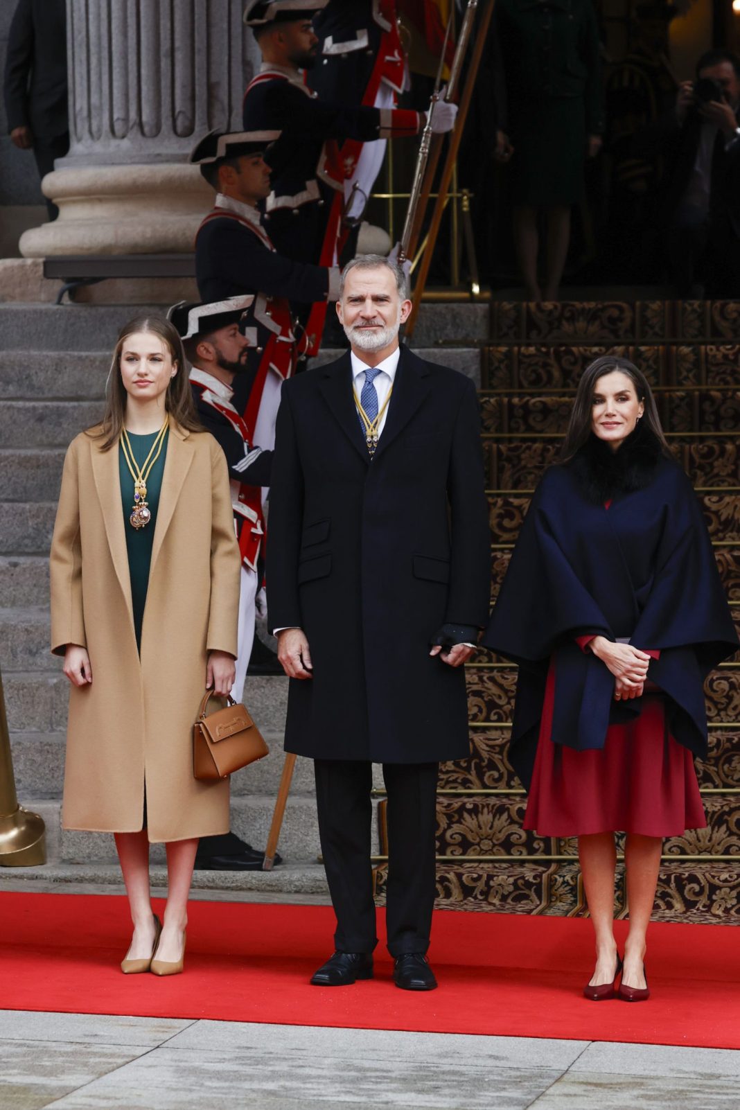 leonor con abrigo de la reina letizia