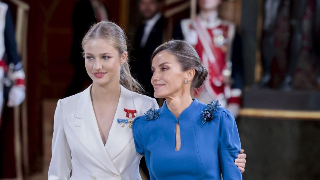 leonor abraza a letizia