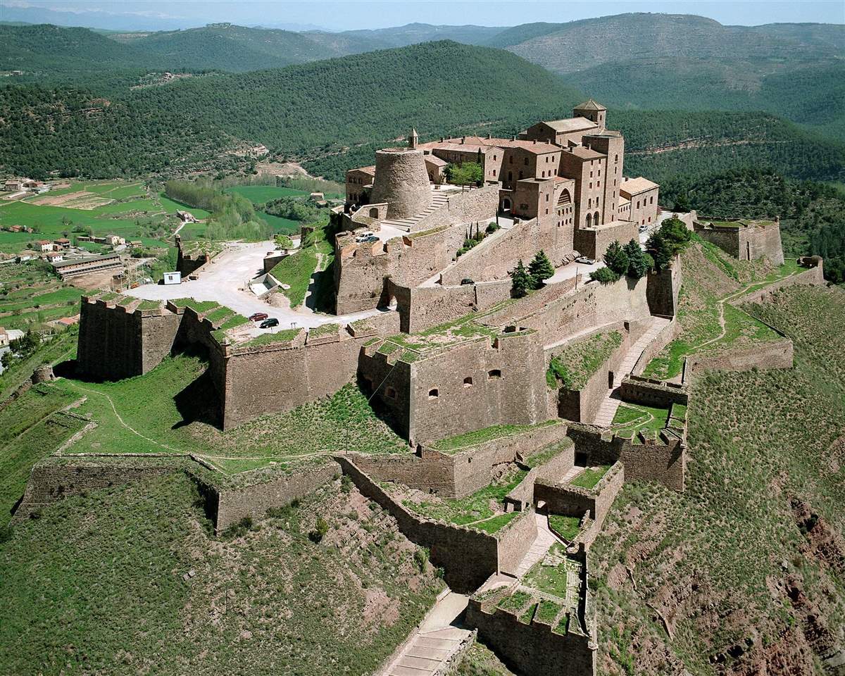 PARADOR DE CARDONA: UNA OPORTUNIDAD PARA EL REDESCUBRIMIENTO