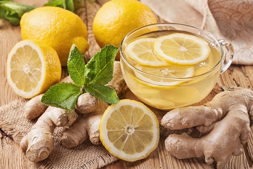 Así puedes combatir la inflamación y el estreñimiento con jengibre, limón y chía