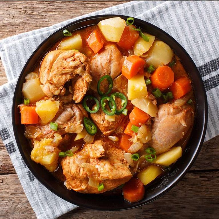 Estofado de pollo: Una receta para disfrutar en familia en pocos minutos