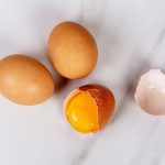 La OCU desvela la realidad sobre los huevos que están de moda