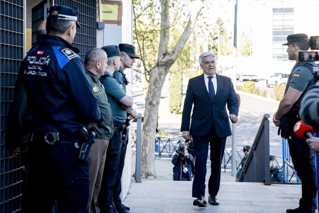 Pedro Ángel Rocha entrando a declarar en los juzgados de Majadahonda.