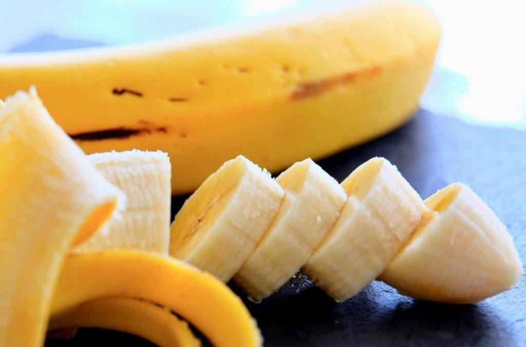 Beneficios e impacto corporal de consumir plátanos