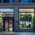 Bershka tiene el top bandeau rústico más sexy del verano