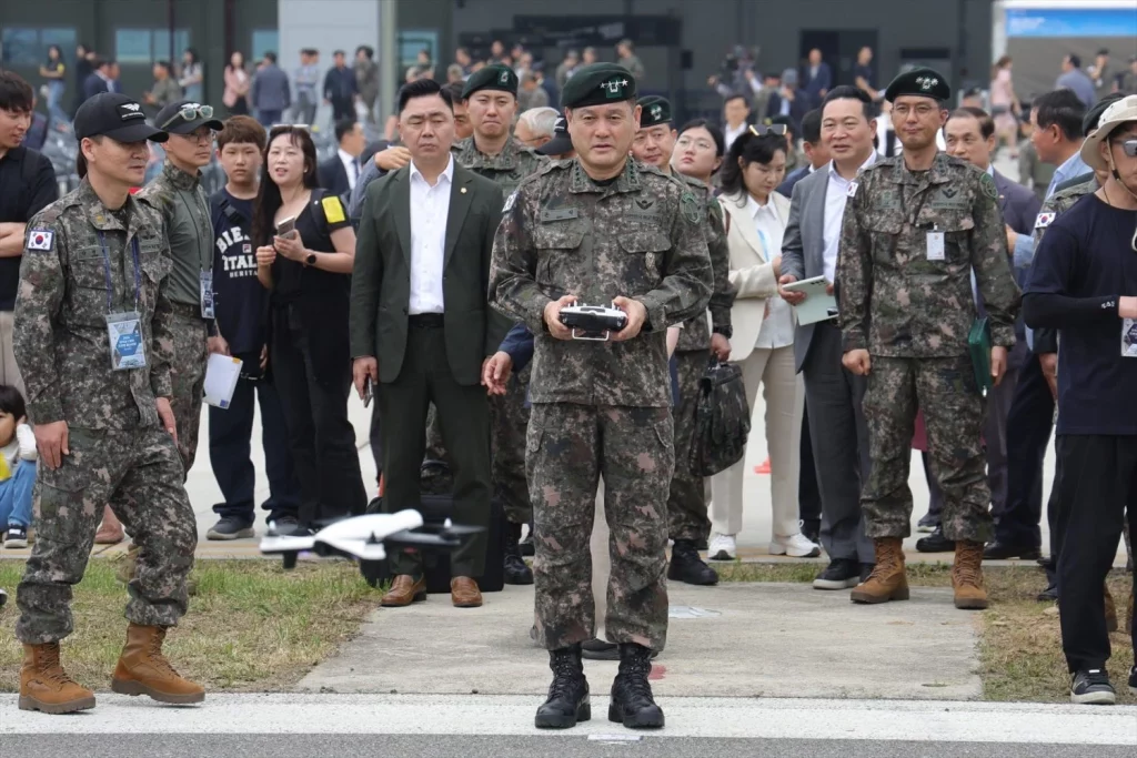 EuropaPress 5981235 24 may 2024 south korea yangju gen son sik head of the armys ground Moncloa