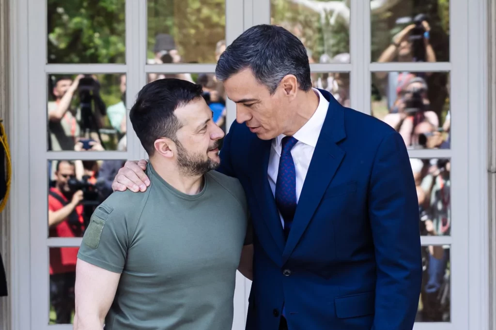 Pedro Sánchez, presidente de España, junto a Zelenski