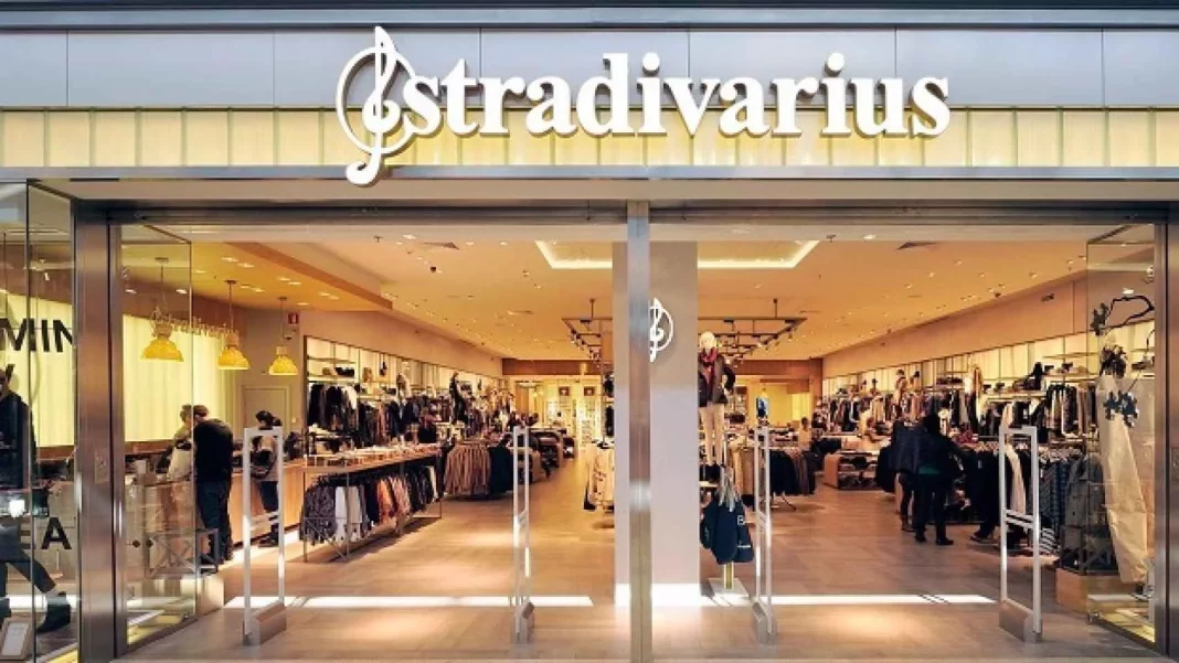 El cinturón de Stradivarius que parece alta joyería de Pandora: coquette y a la moda