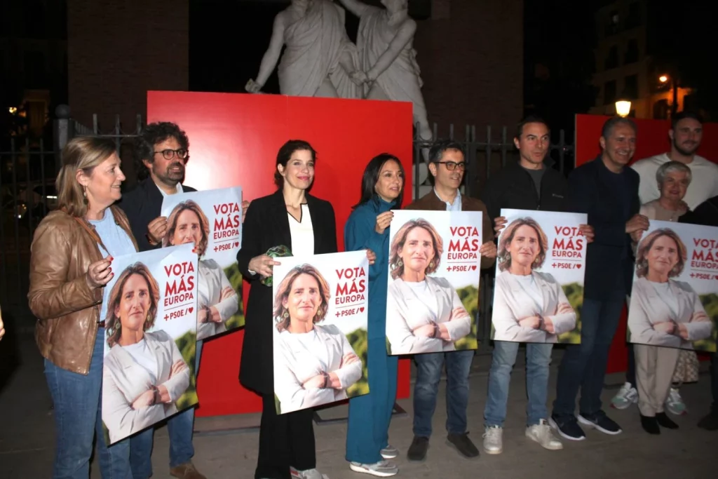 El PSOE de Madrid ‘borra por error’ a Maroto de la foto de familia