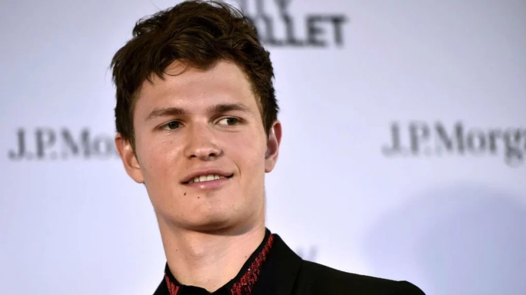 Ansel Elgort estuvo lejos de seguir triunfando como se esperaba en el cine