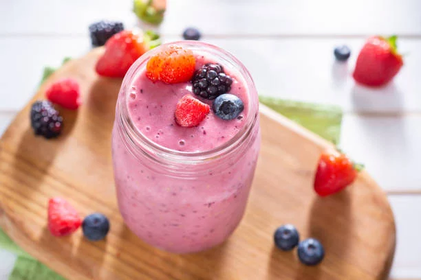 Cómo preparar esta gelatina de frutos rojos