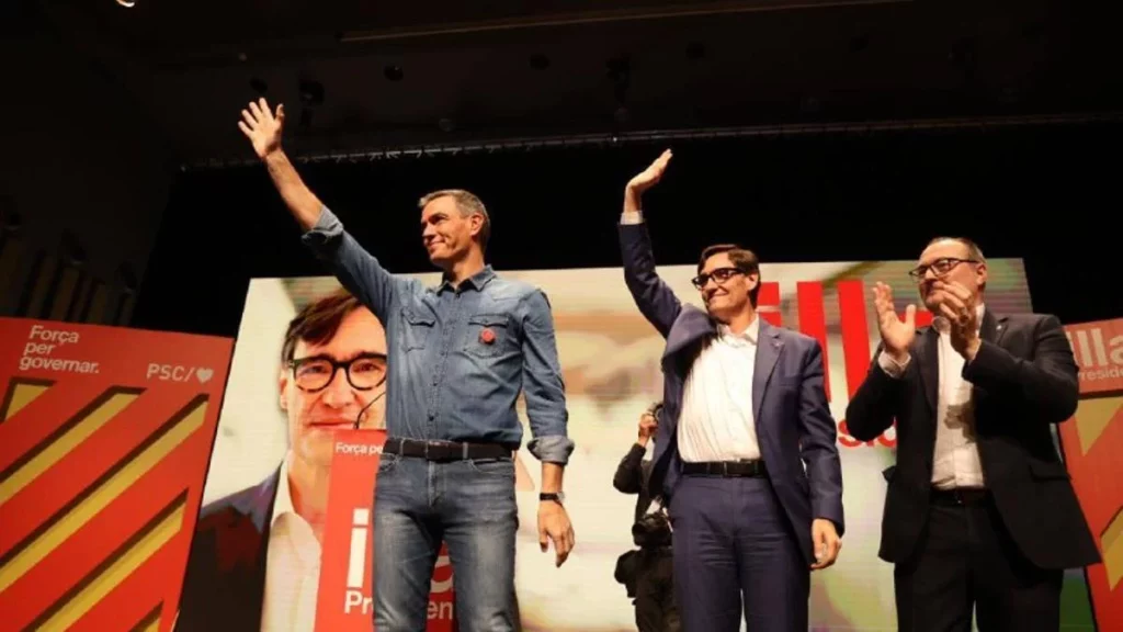 El líder del PSOE y el del PSC, Pedro Sánchez y Salvador Illa, sin autocrítica por la fuga de Puigdemont