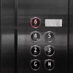 El peligroso ‘timo del ascensor’ alarma a las comunidades de vecinos en España