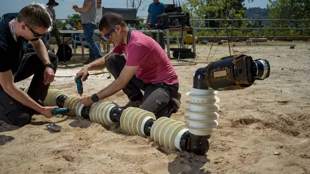 Cómo funcionará el robot serpiente cuando llegue a Saturno