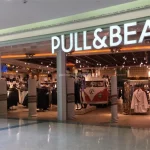 Descubre el vestido imprescindible de Pull&Bear para brillar en tus ocasiones especiales