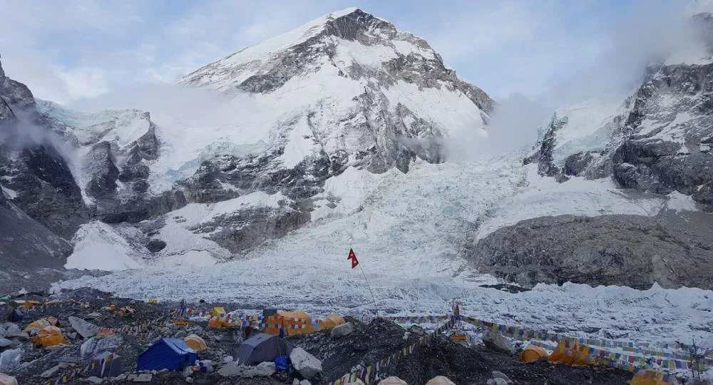 Sin embotellamiento: cuáles son las condiciones para poder escalar el Everest 