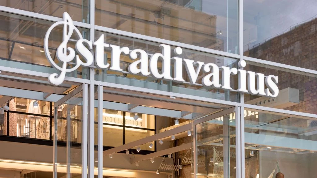 Las 5 merceditas de Stradivarius más originales de la temporada: un arrebato de diseño en tus pies