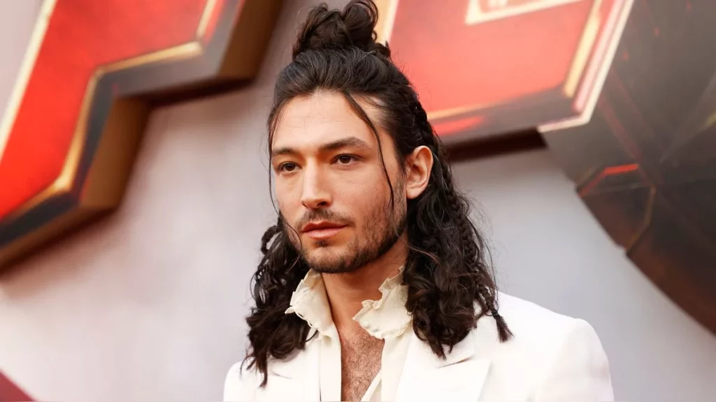 A Ezra Miller no le será nada sencillo superar todos los conflictos legales que tiene