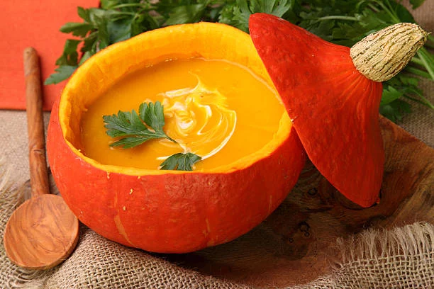 Preparación de la calabaza para la sopa cremosa