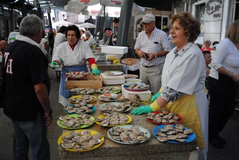 Rutas Gastronómicas en Vigo: Los Mejores Mercados Locales y Tapas Ocultas”