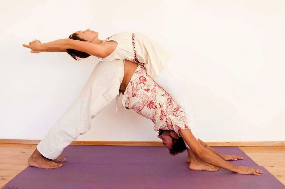 ¿Cómo practicar yoga en pareja?