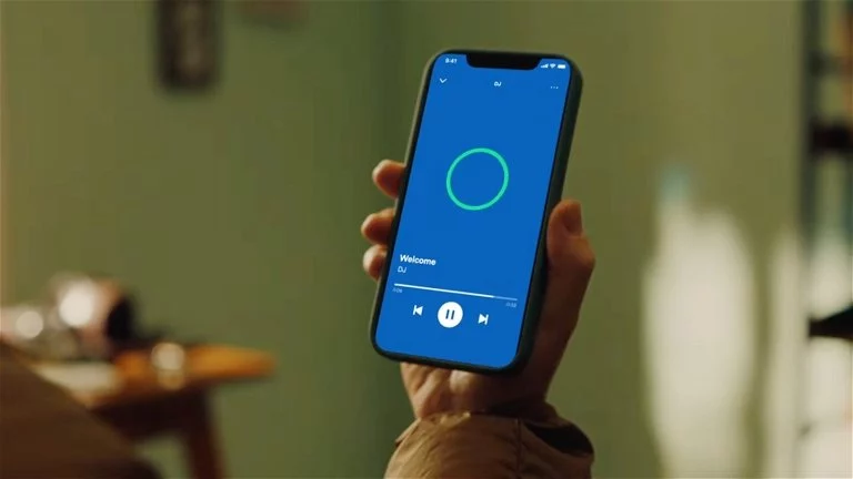 Cómo se seleccionó la voz del DJ con inteligencia artificial en español de Spotify