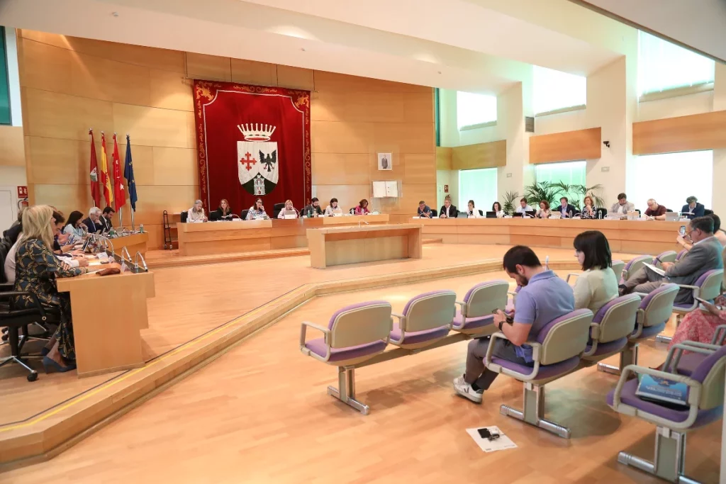 Pleno municipal de Alcobendas, presidido por la alcaldesa de Rocío García