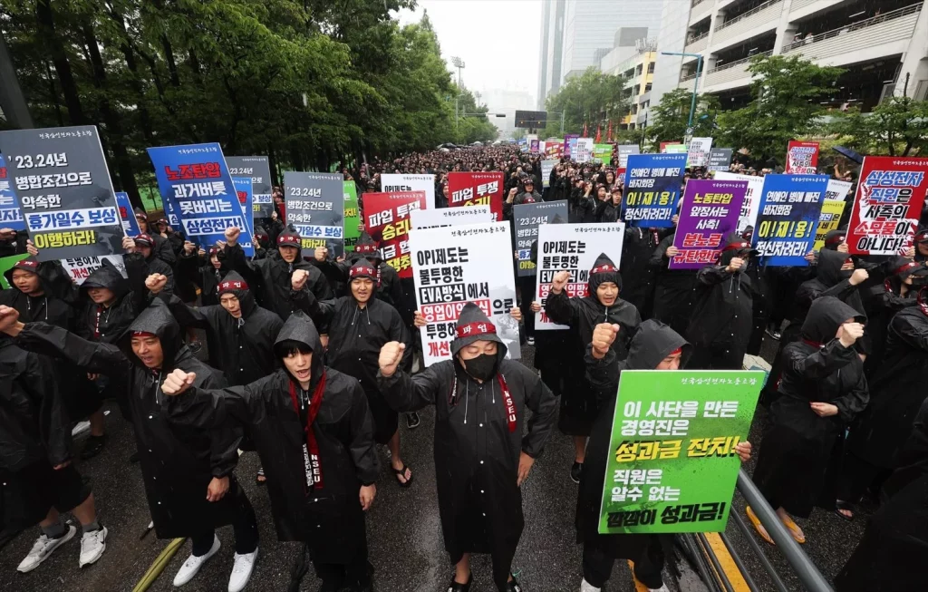 EuropaPress 6077213 08 july 2024 south korea hwaseong unionized workers of samsung electronics Moncloa