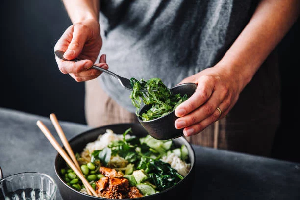 Poke bowl con el balance perfecto de macronutrientes y fibra